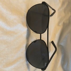 Quay vivienne aviators.